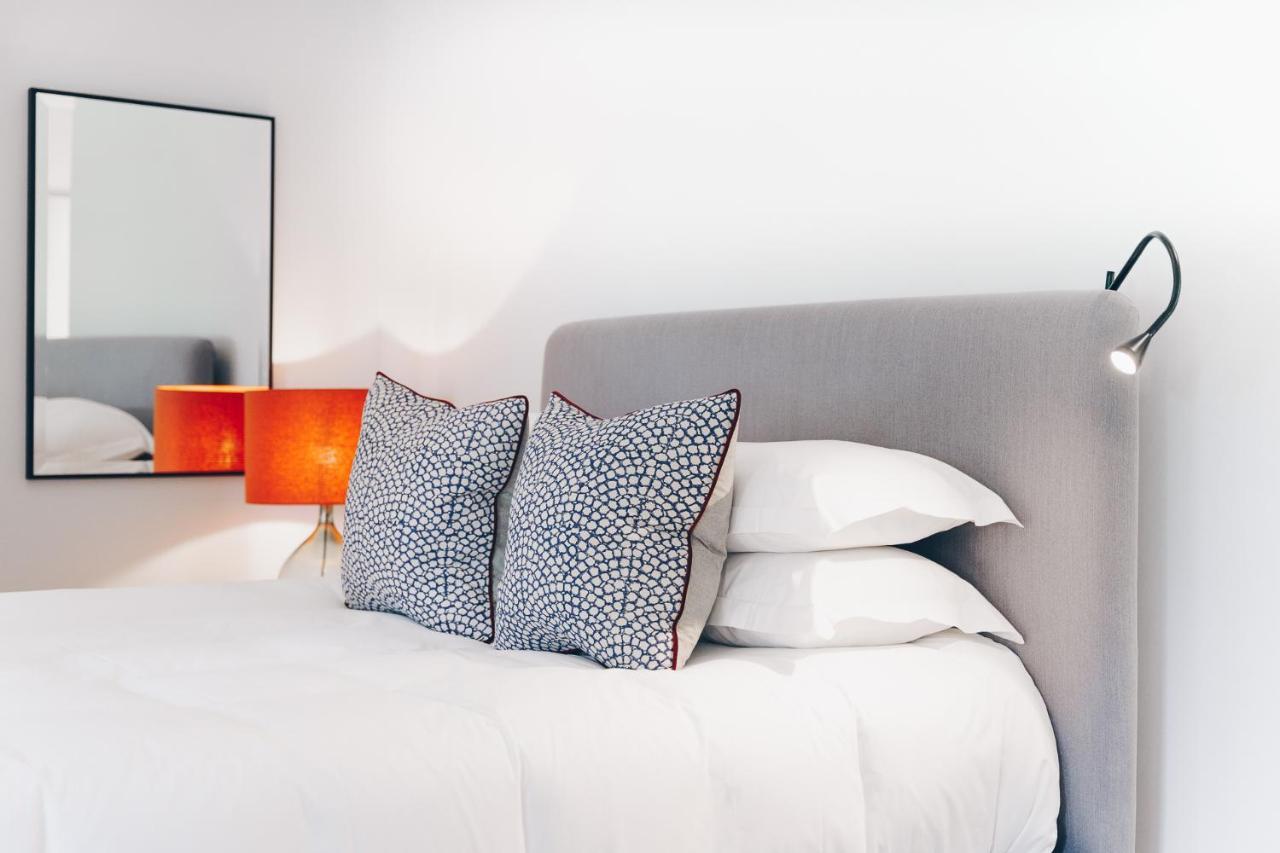 South Street Apartments Чичестър Екстериор снимка