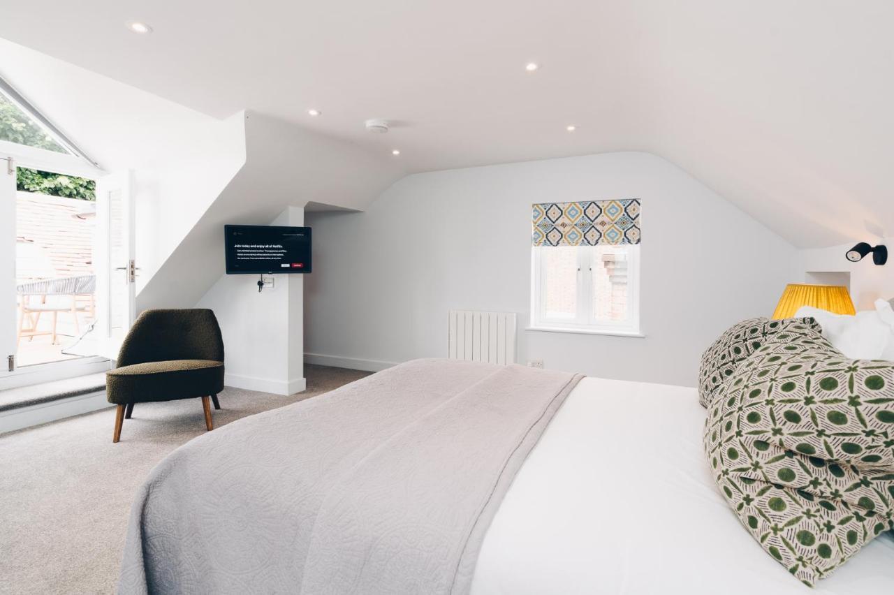 South Street Apartments Чичестър Екстериор снимка