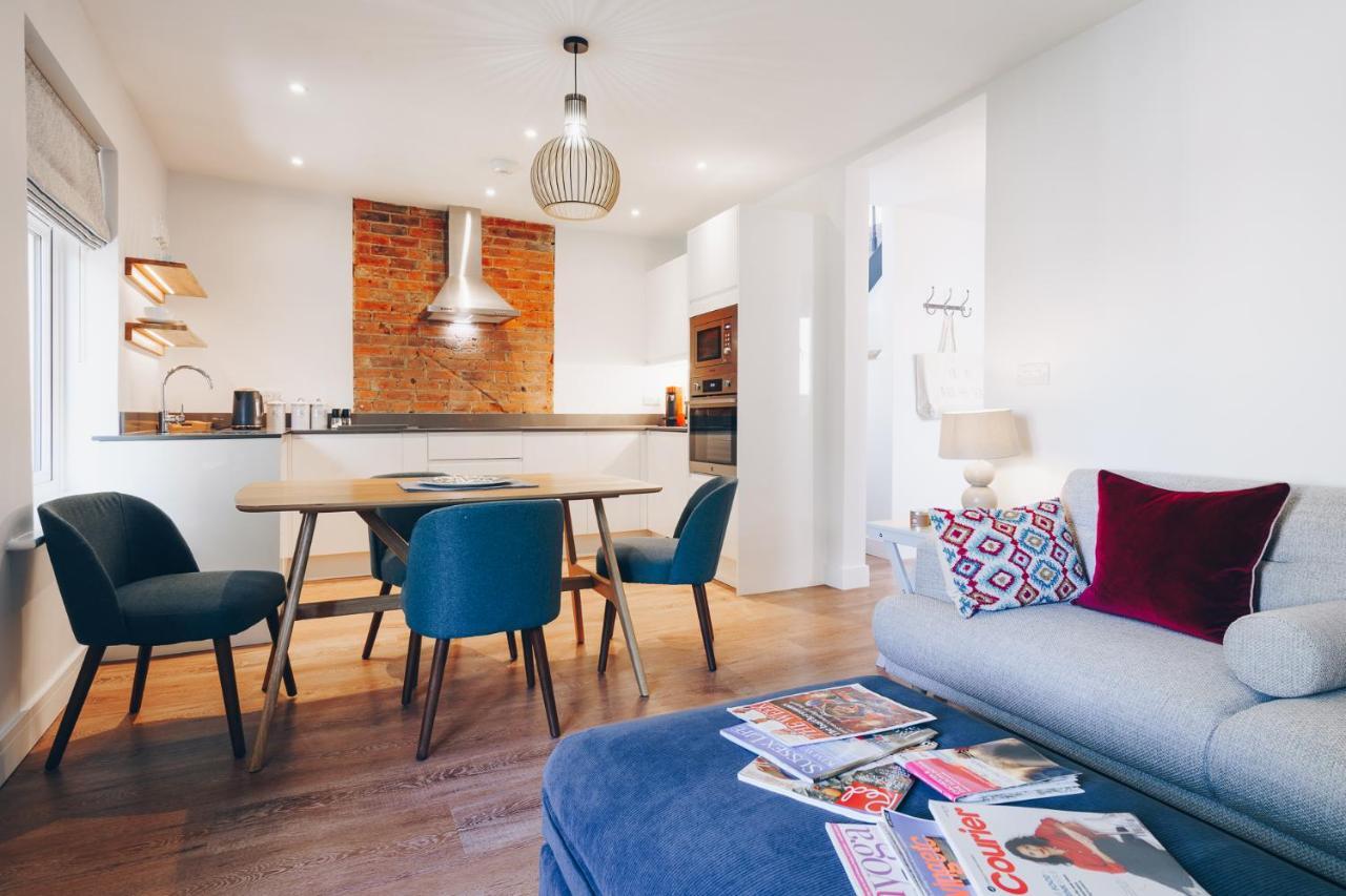 South Street Apartments Чичестър Екстериор снимка
