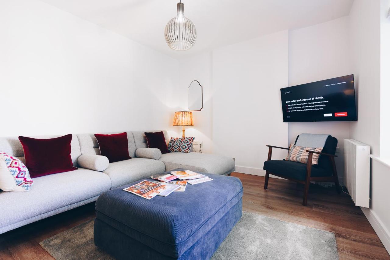 South Street Apartments Чичестър Екстериор снимка