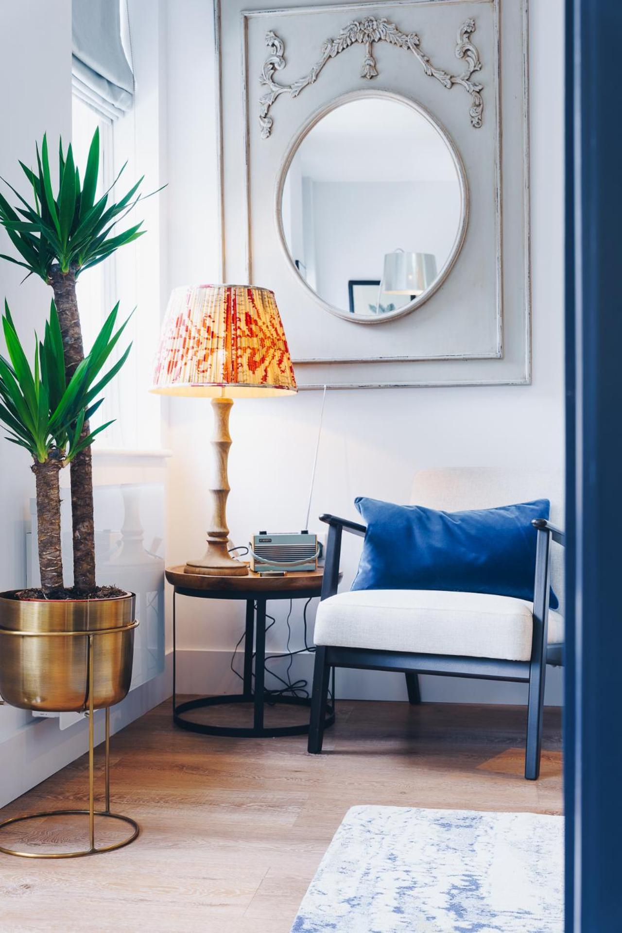 South Street Apartments Чичестър Екстериор снимка