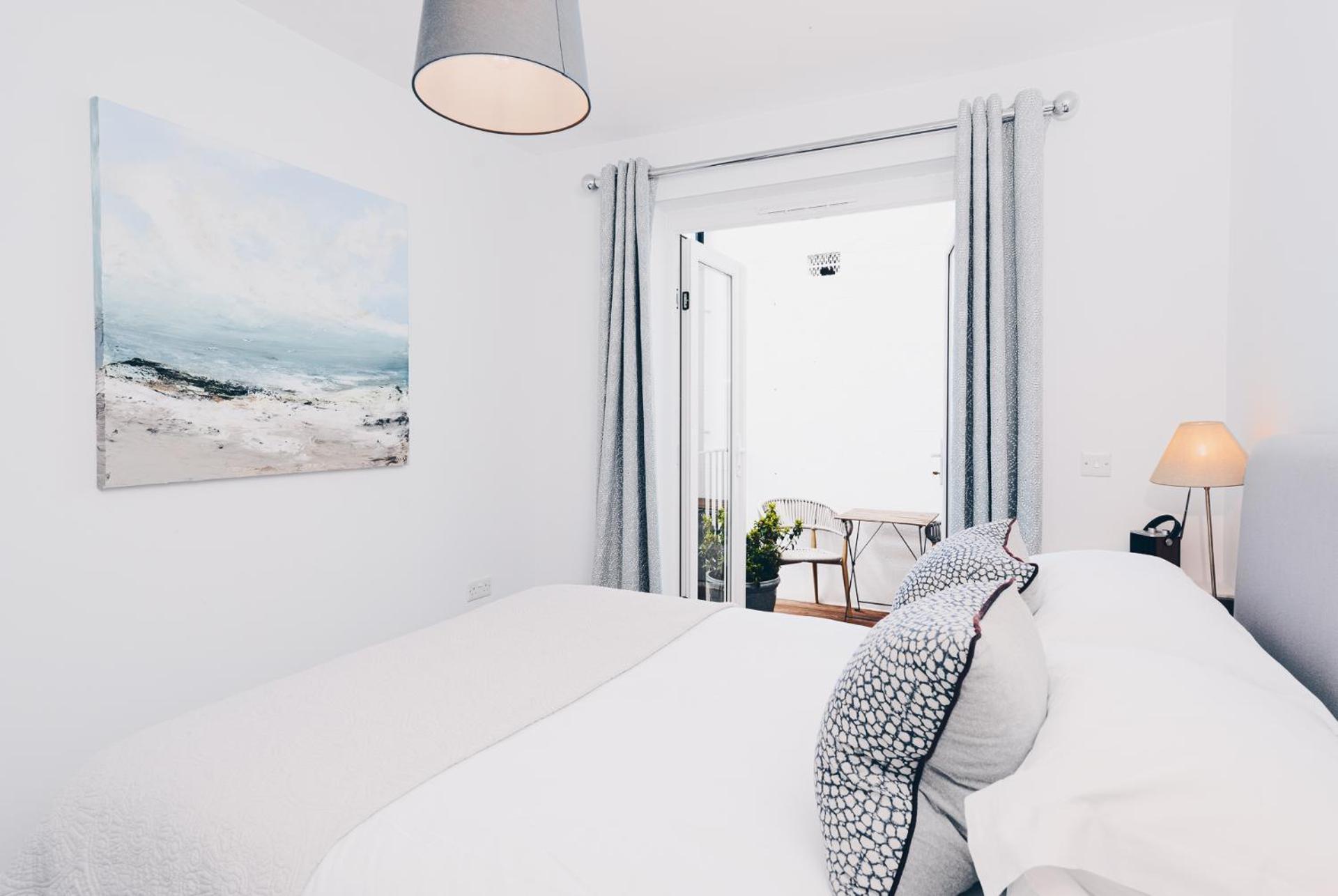 South Street Apartments Чичестър Екстериор снимка